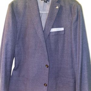 XL Cremieux navy blazer rarely used in good condition just doesn’t fit anymore.